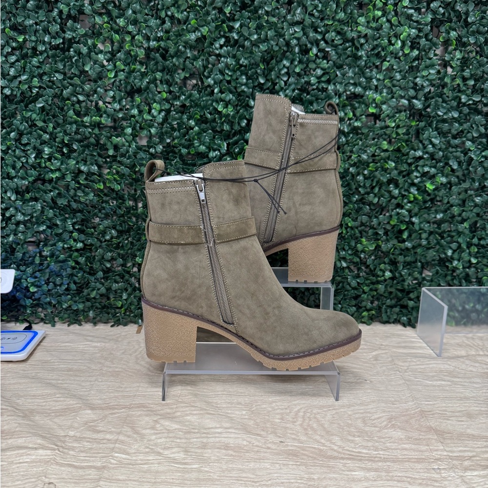 MIA Leona Heeled Bootie - W8.5 - Picture 2 of 11